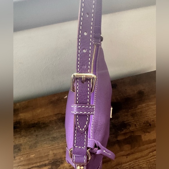 Dooney & Bourke purple pebble grain leather handbag - Picture 3 of 11